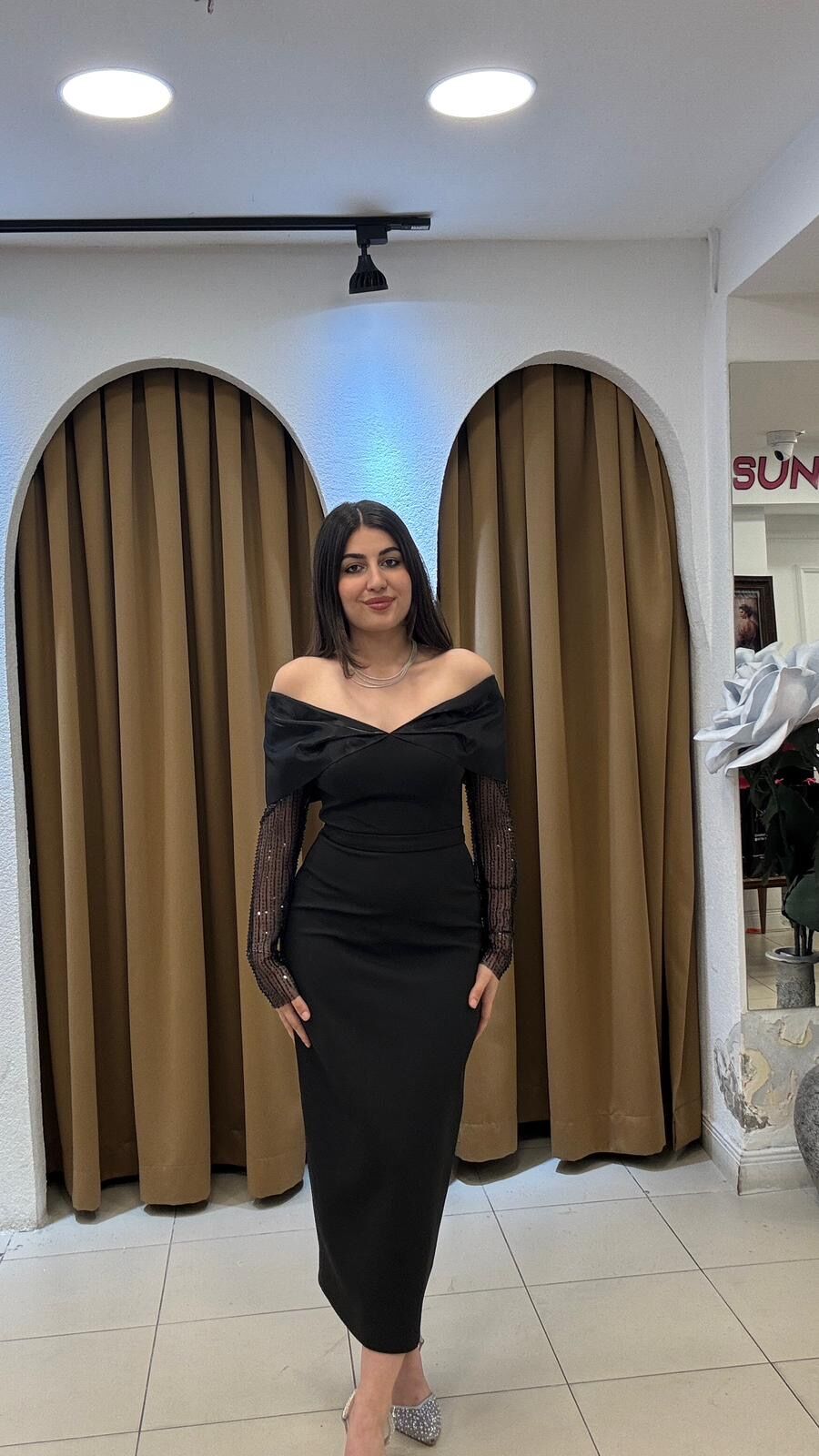 SİYAH MADONNA YAKA ABİYE ELBİSE