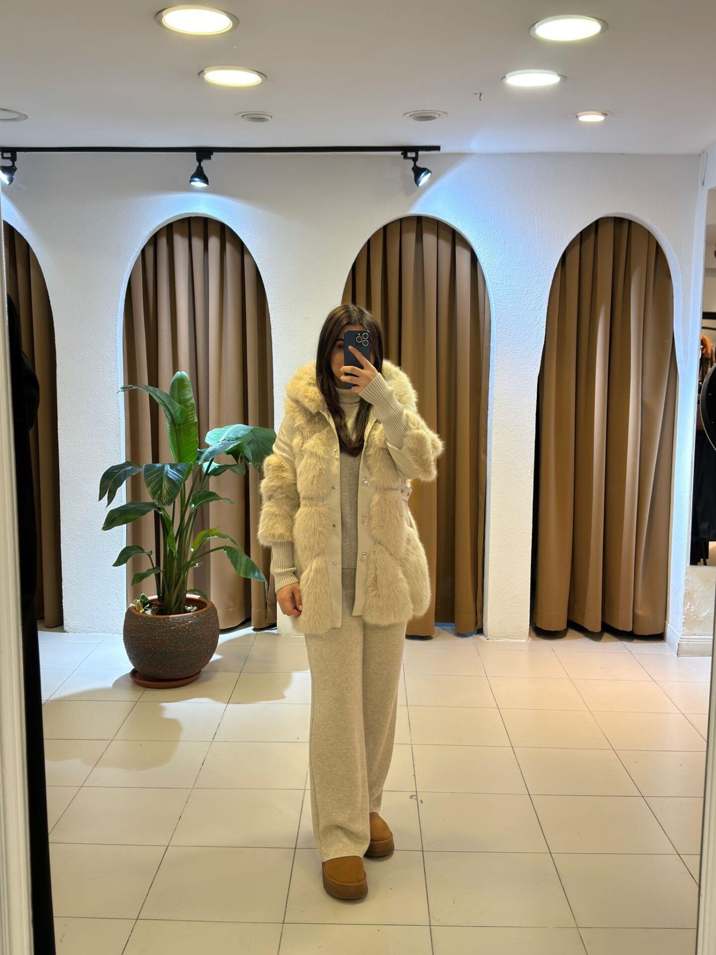 İTHAL DERİ DETAYLI KOL ÇIKABİLEN KÜRK