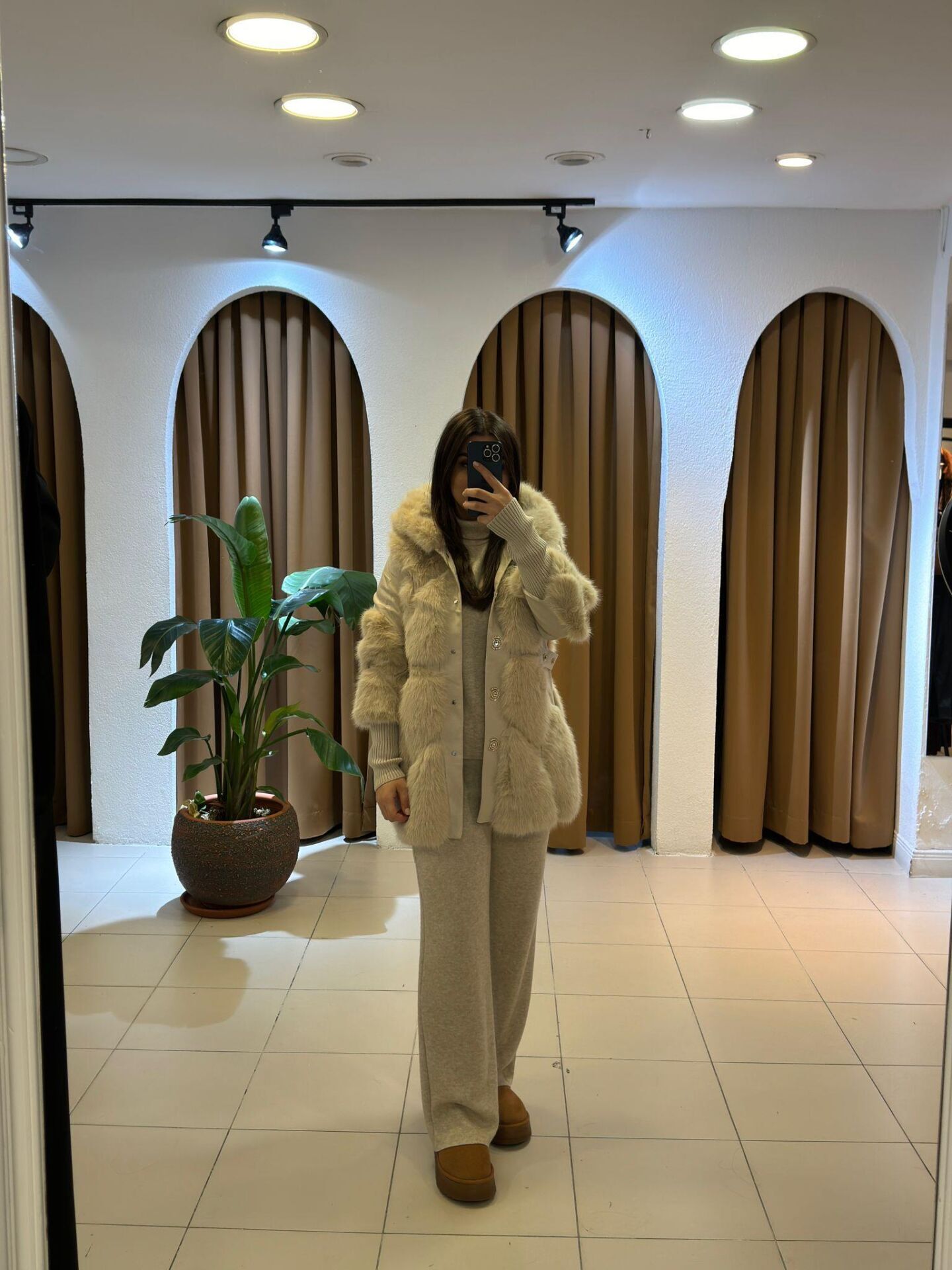 İTHAL DERİ DETAYLI KOL ÇIKABİLEN KÜRK