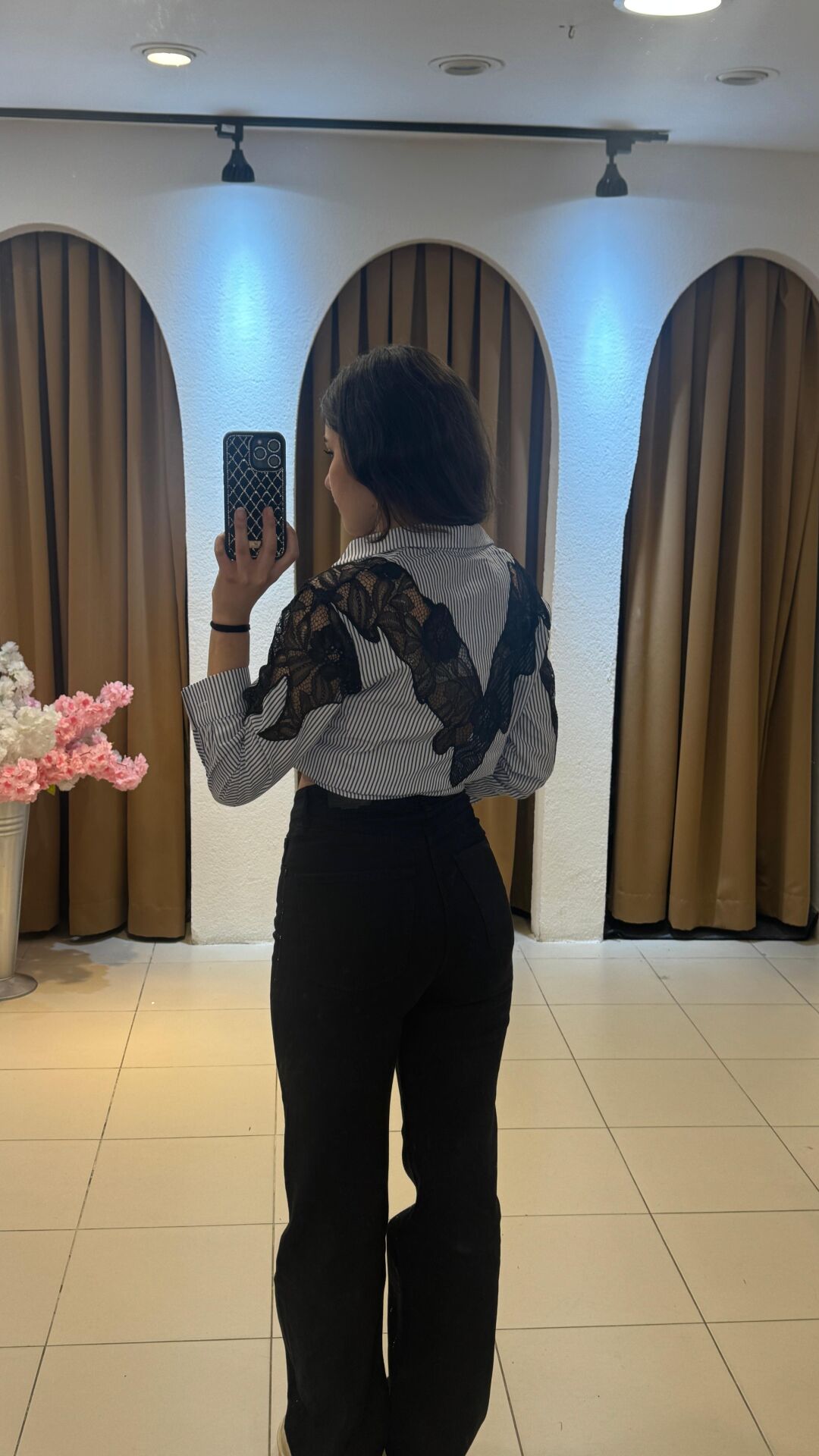 ÇİZGİLİ ARKA DETAYLI GÖMLEK