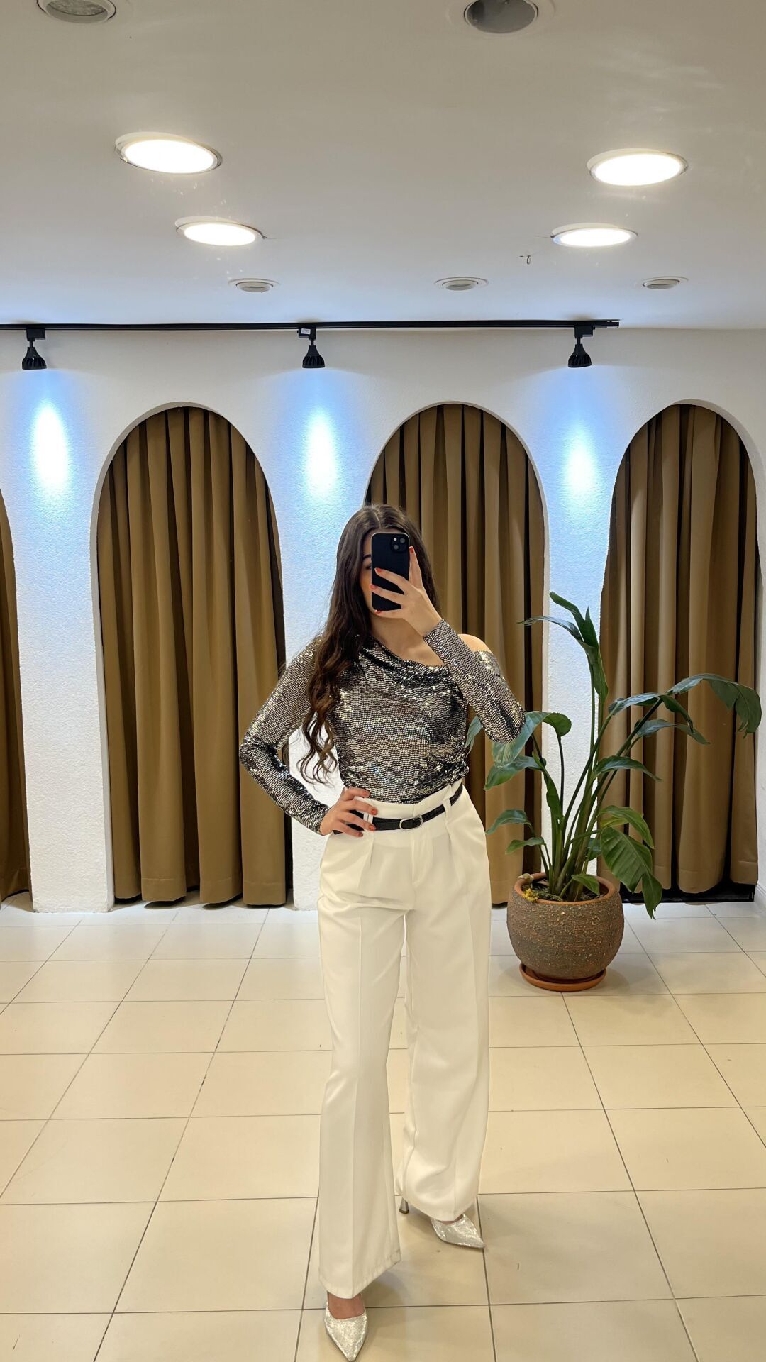 EKRU KEMERLİ KUMAŞ PANTOLON