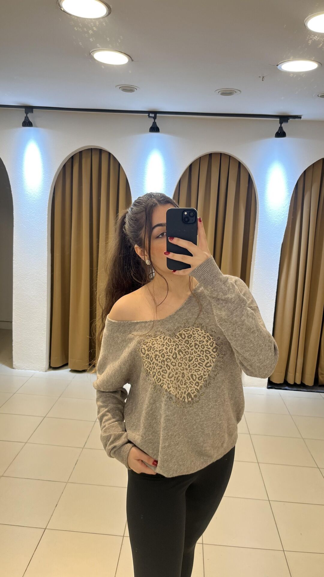 GRİ KALP DESENLİ KAZAK