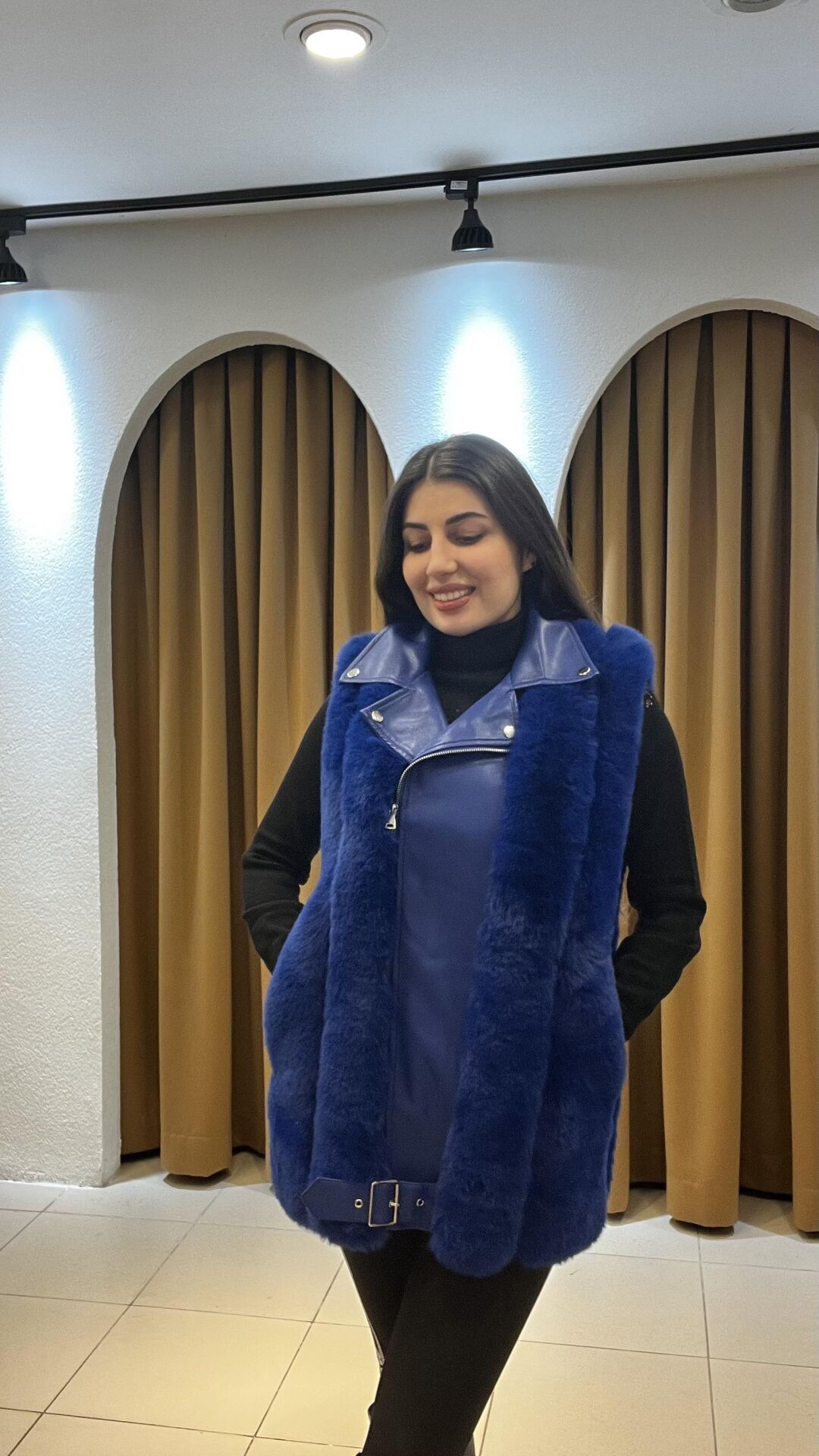 LACİVERT DERİ DETAYLI İTHAL KÜRK YELEK