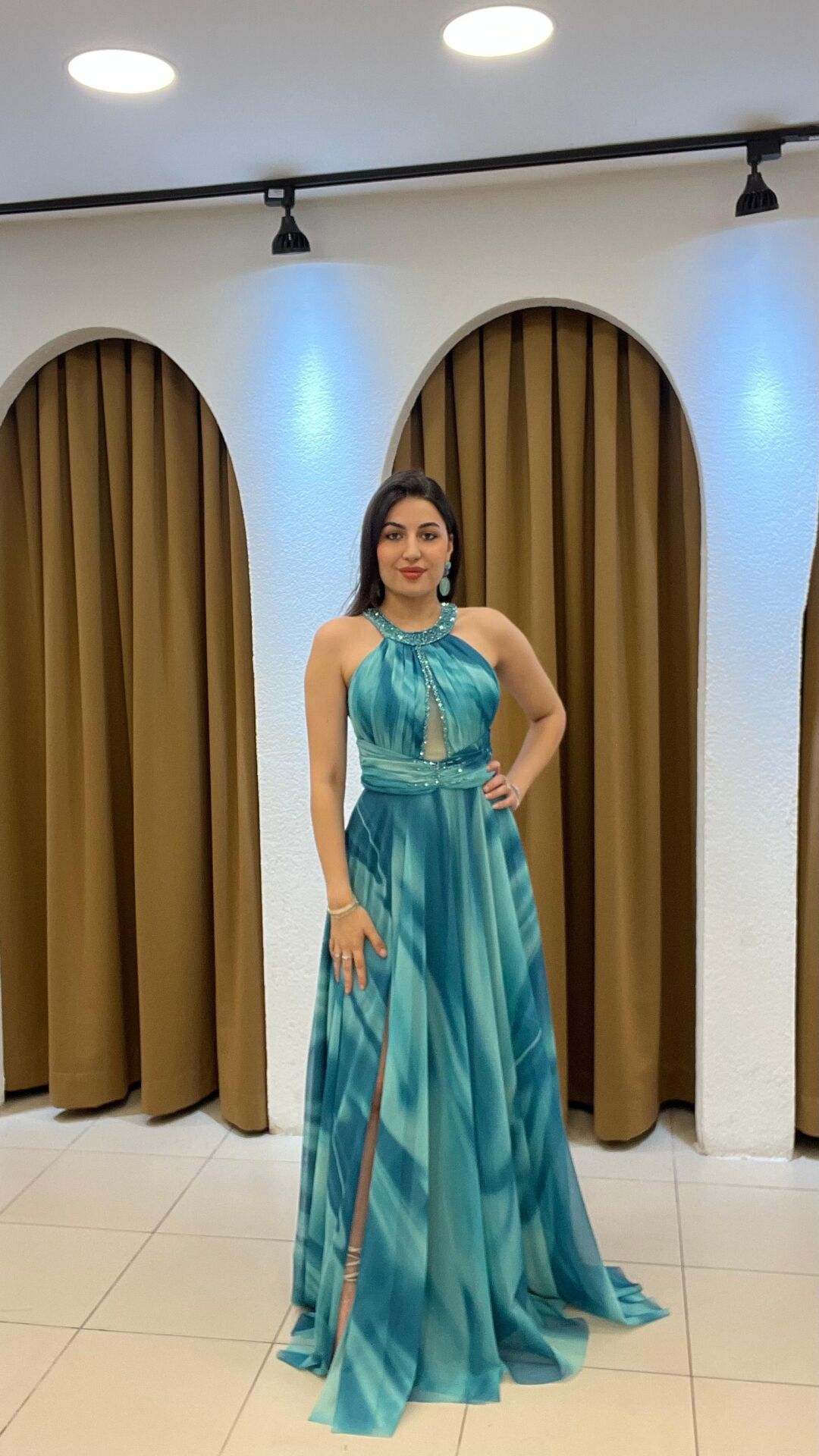 SU YEŞİLİ HALTER YAKA MAVİ KARIŞIMLI YIRTMAÇLI ABİYE