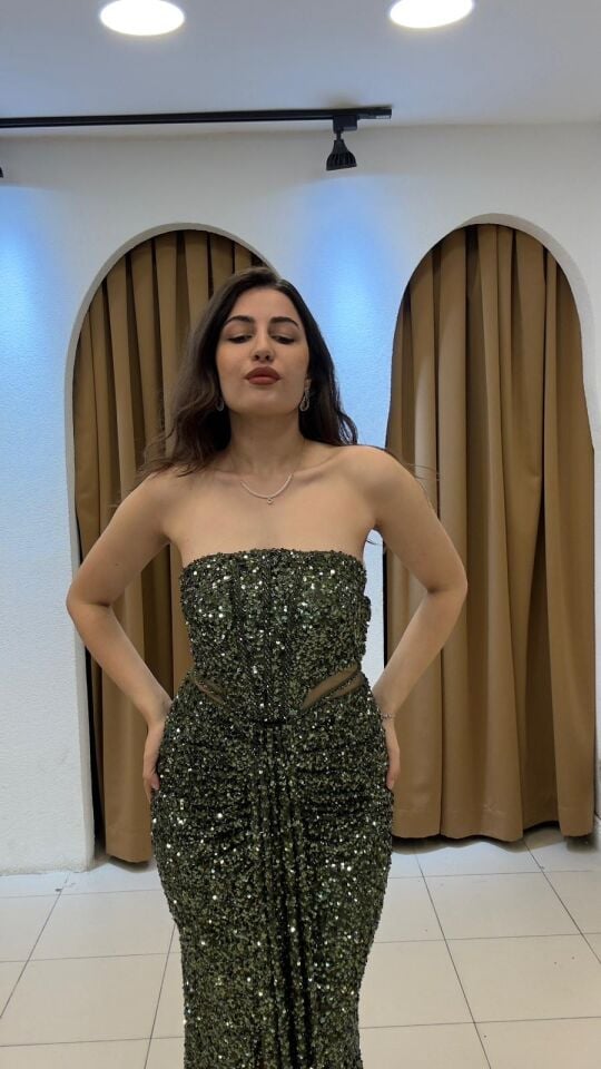 ZÜMRÜT YEŞİLİ STRAPLEZ  ABİYE ELBİSE