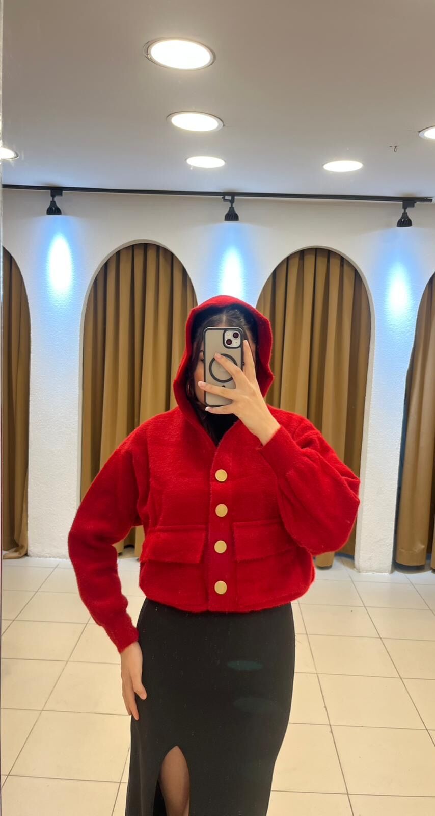 KIRMIZI KAPİŞONLU AYARLANABİLİR HIRKA