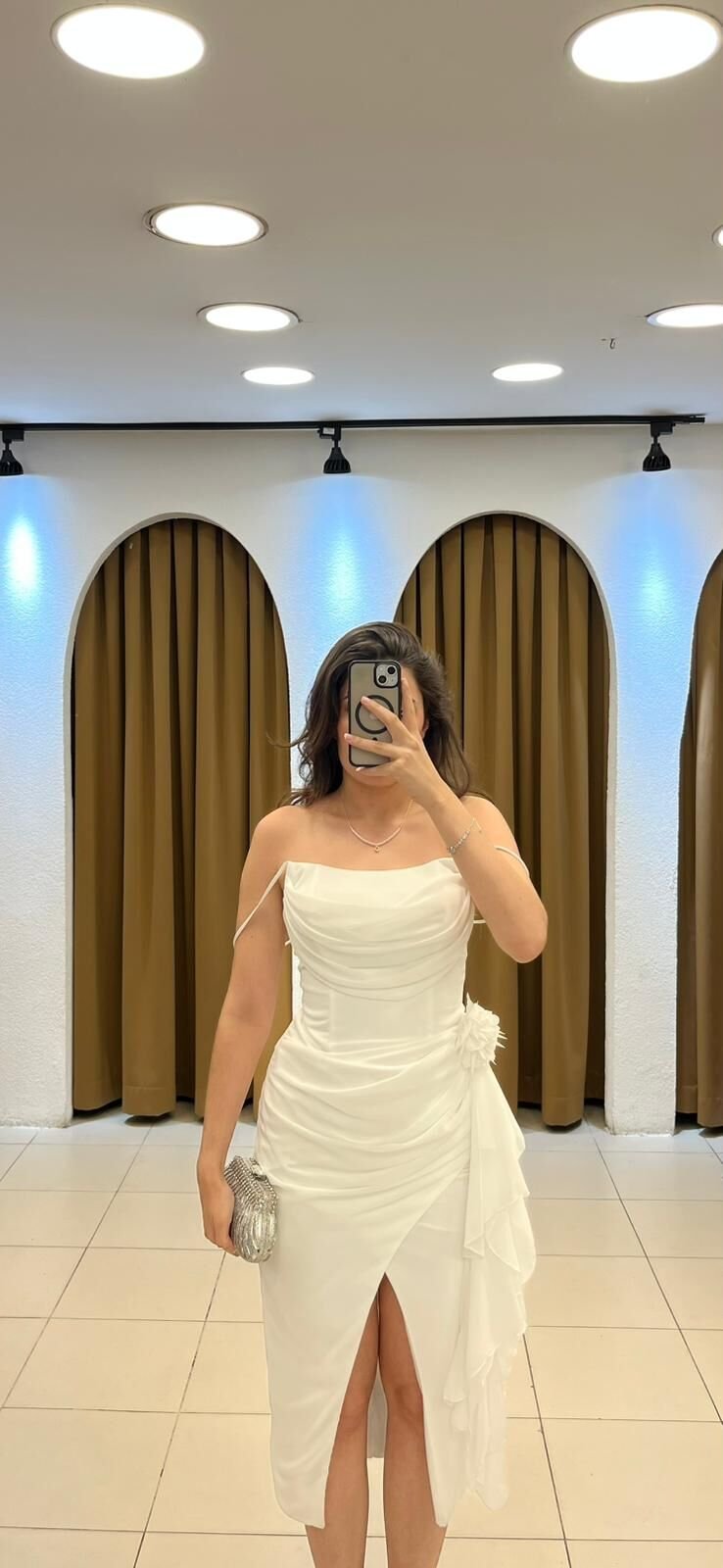 BEYAZ  YIRTMAÇLI DETAYLI MİDİ ABİYE ELBİSE