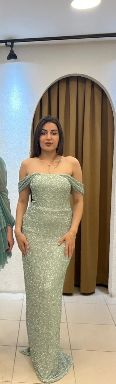 MİNT YEŞİLİ MADONNA YAKA PULLU ARKADAN ABİYE