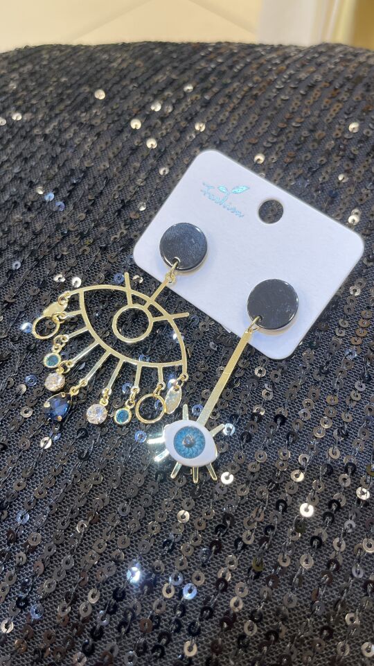 ALTIN GÖZ DETAYLI KÜPE