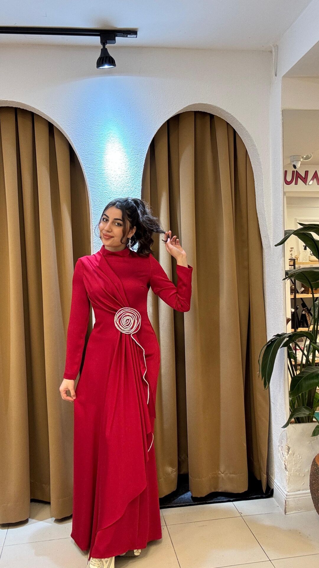 KIRMIZI UZUN TESETTÜR ABİYE