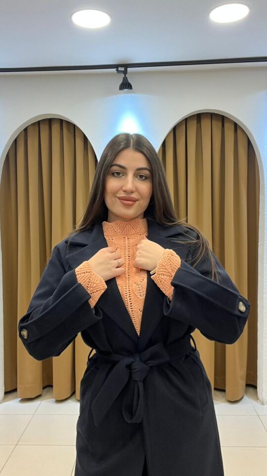 LACİVERT TEK DÜĞMELİ ARKADAN YIRTMAÇLI KAŞE KABAN Standart