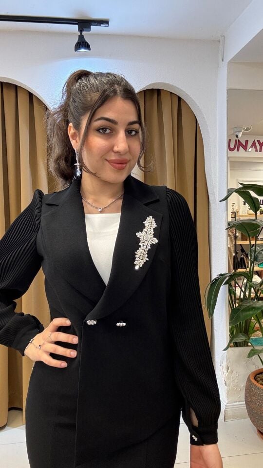 SİYAH KOLLARI TAŞ TESETTÜR ABİYE