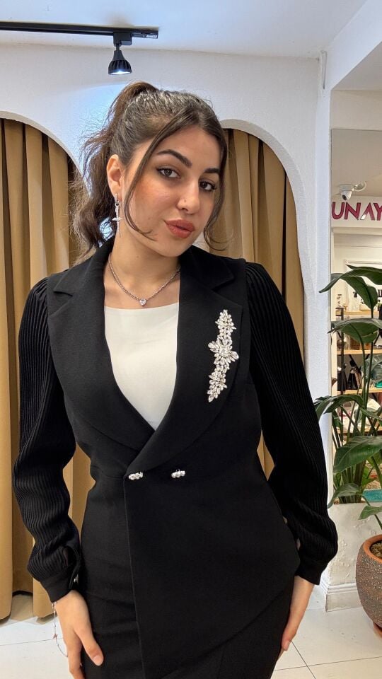 SİYAH KOLLARI TAŞ TESETTÜR ABİYE 38