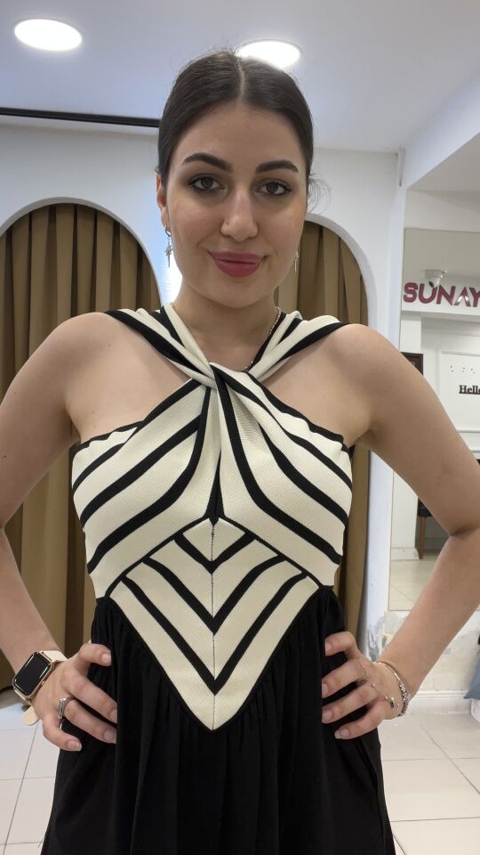 SİYAH ÖNÜ ÇAPRAZ TRİKO ELBİSE