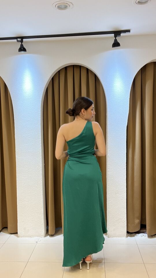 YEŞİL TEK  OMUZ ASİMETRİK KESİM ABİYE