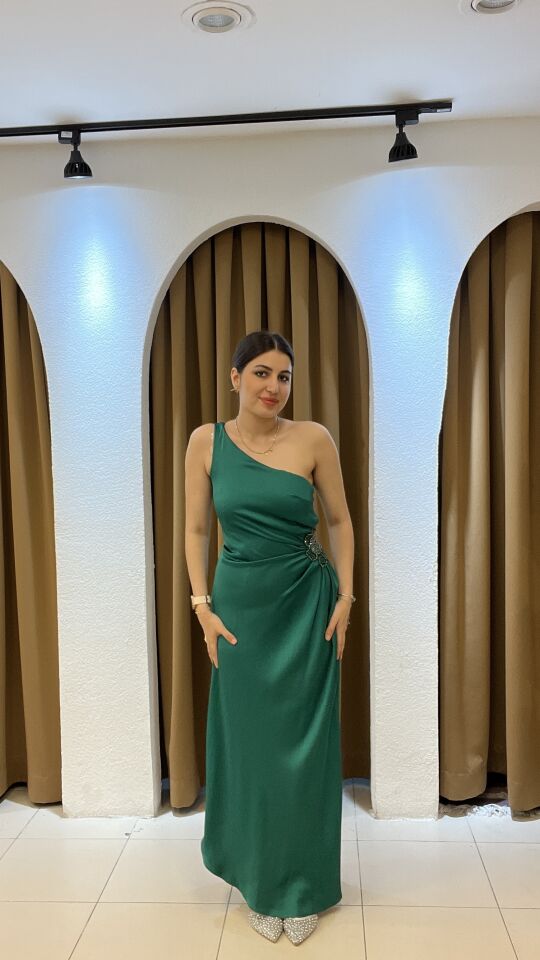 YEŞİL TEK  OMUZ ASİMETRİK KESİM ABİYE 42