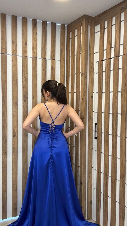 Saks mavisi ip askılı sırt bağlamalı uzun abiye elbise 42