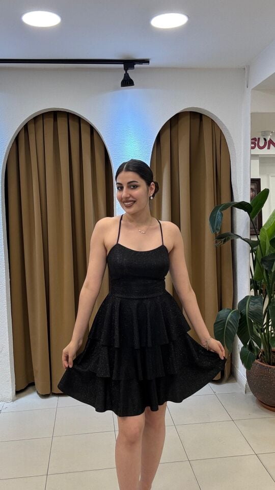 SİYAH MİNİ PARILTILI FIRFIRLI ELBİSE