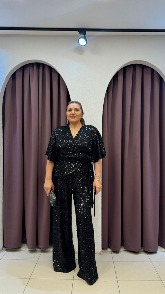 SİYAH PAYETLİ ŞIK TAKIM 48