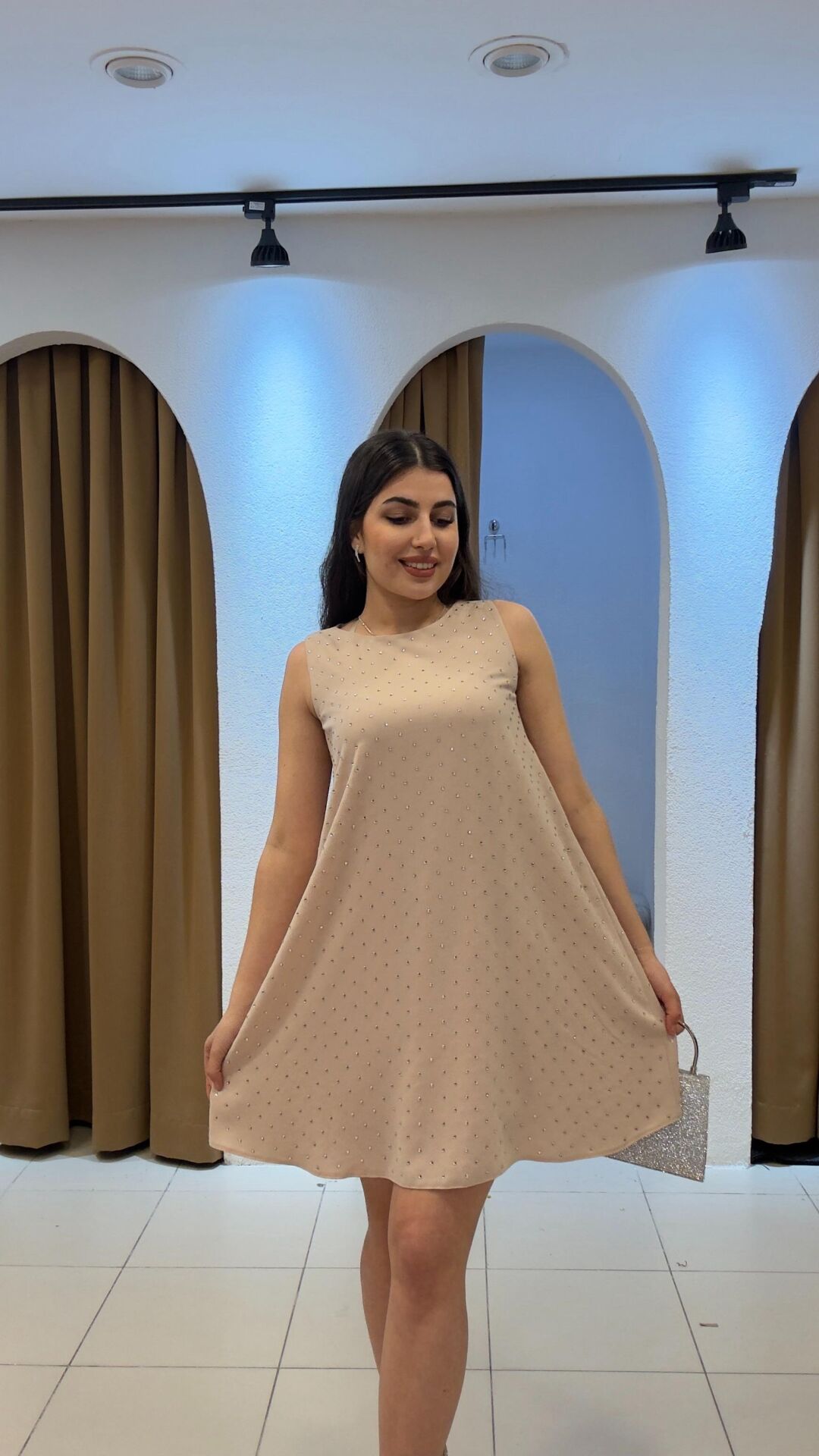 BEJ MİNİ TAŞLI ELBİSE