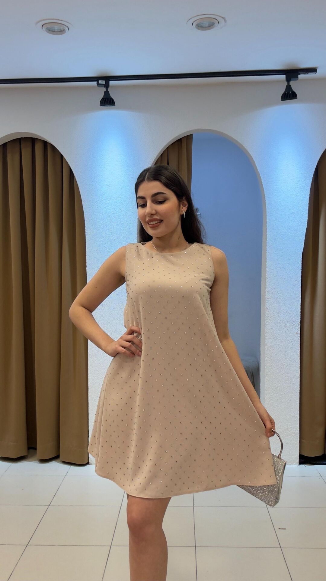 BEJ MİNİ TAŞLI ELBİSE