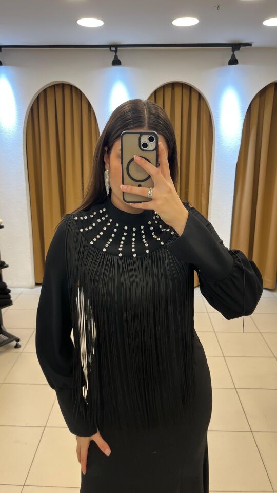 SİYAH PÜSKÜLLÜ TAŞ DETAYLI TESETTÜR ABİYE