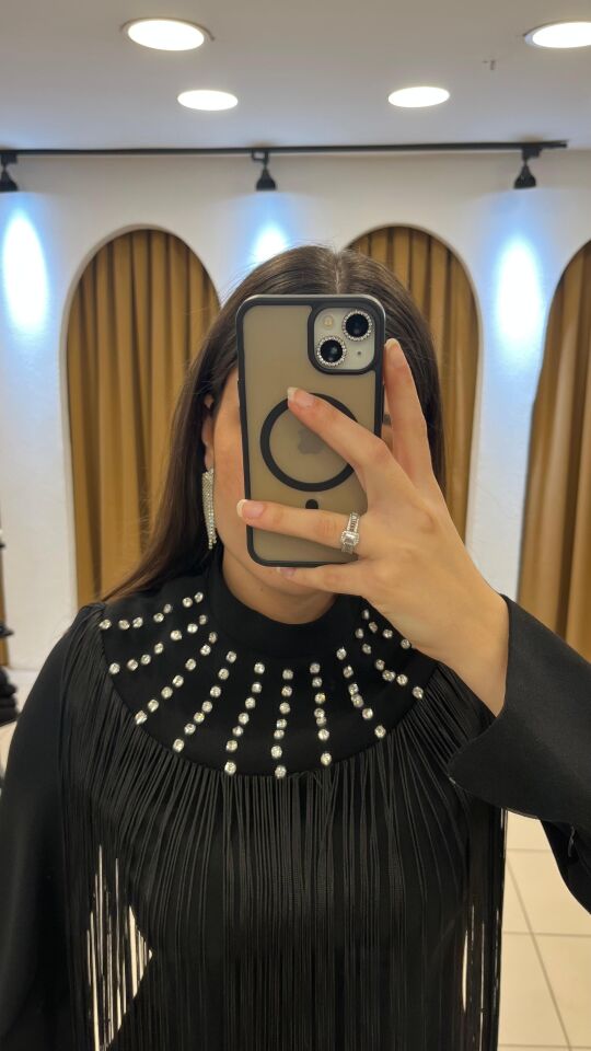 SİYAH PÜSKÜLLÜ TAŞ DETAYLI TESETTÜR ABİYE