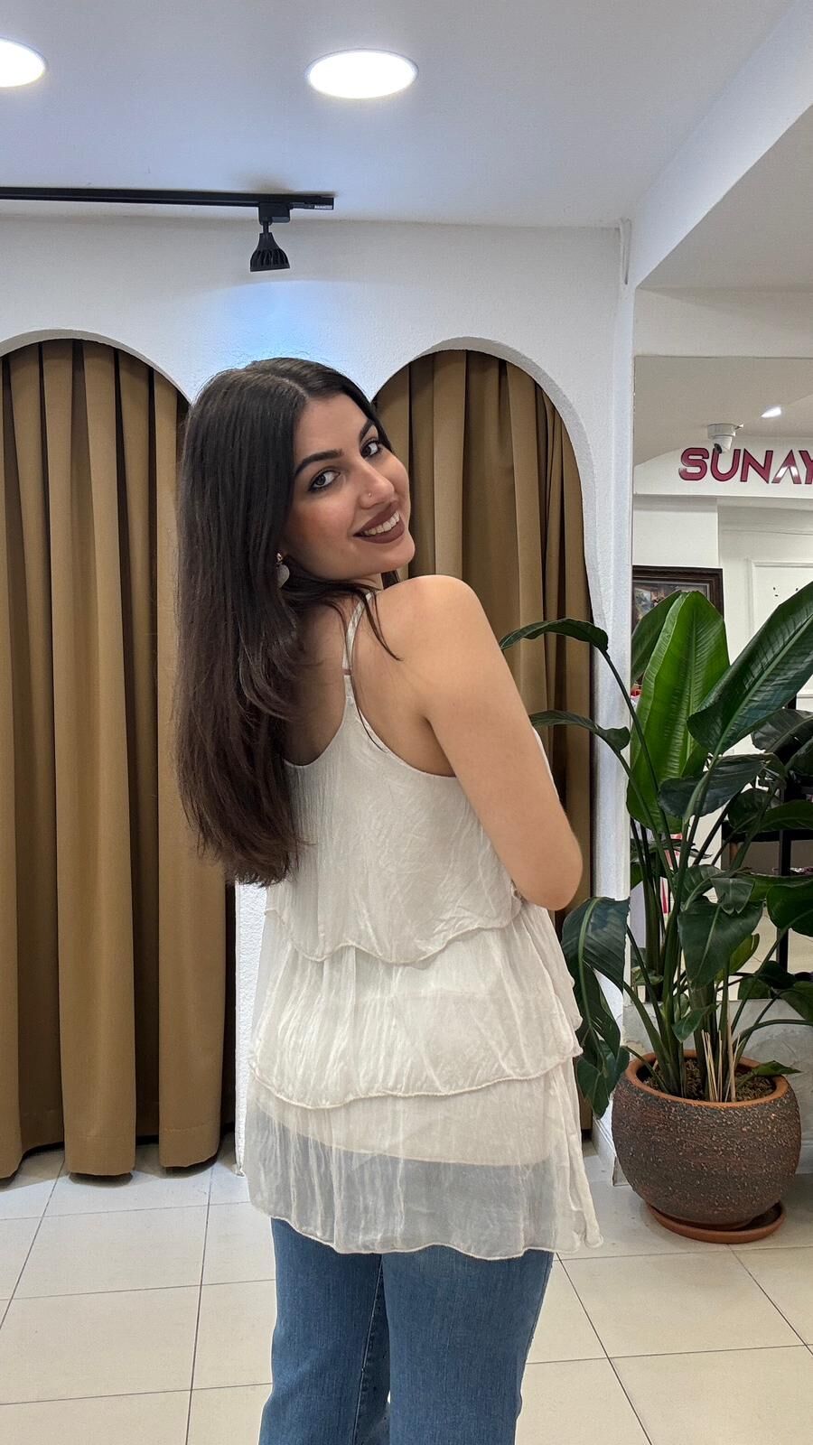 KREM İNCE ASKILI İTHAL BLUZ