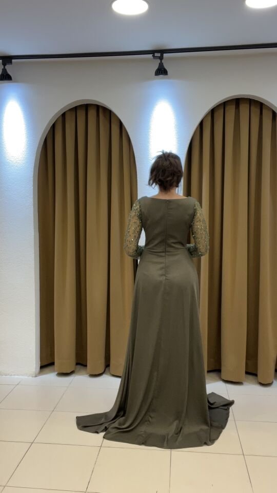 ZÜMRÜT YEŞİLİ KOLU BONCUKLU ABİYE