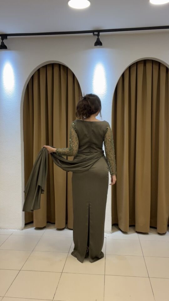 ZÜMRÜT YEŞİLİ KOLU BONCUKLU ABİYE