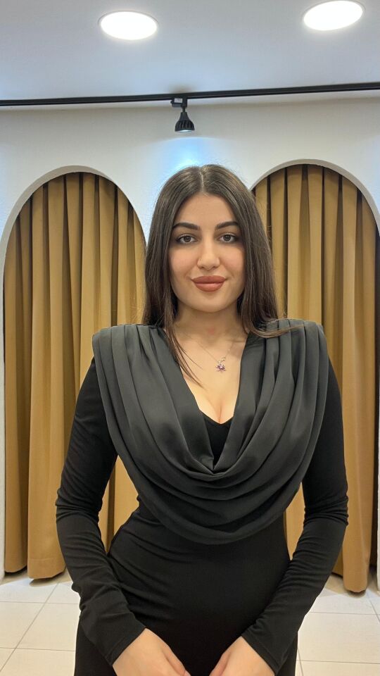 SİYAH UZUN DEGAJE YAKA ELBİSE