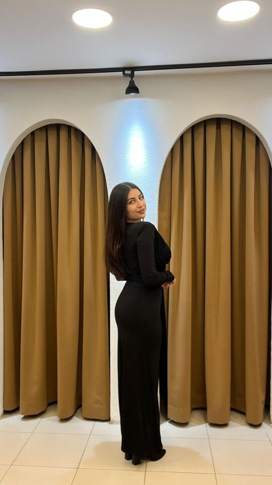 SİYAH UZUN DEGAJE YAKA ELBİSE