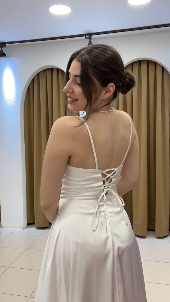 BEYAZ İP ASKILI V YAKA UZUN ABİYE