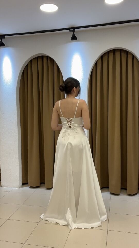 BEYAZ İP ASKILI V YAKA UZUN ABİYE