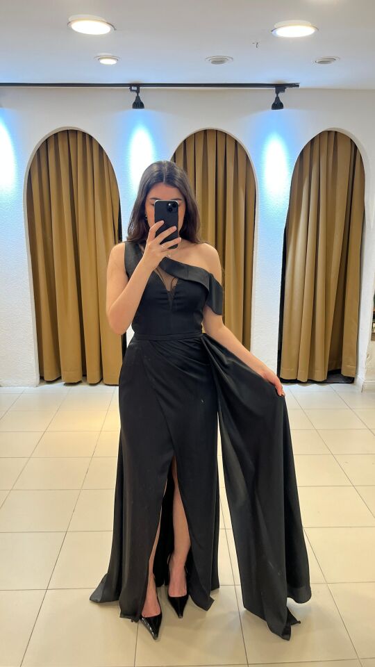 SİYAH YIRTMAÇLI ABİYE