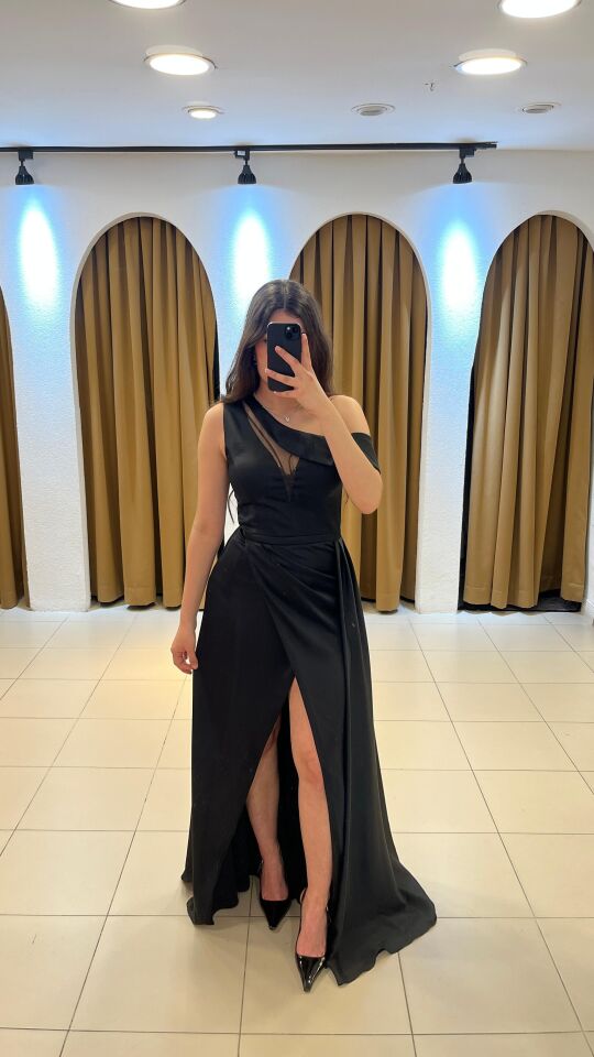 SİYAH YIRTMAÇLI ABİYE