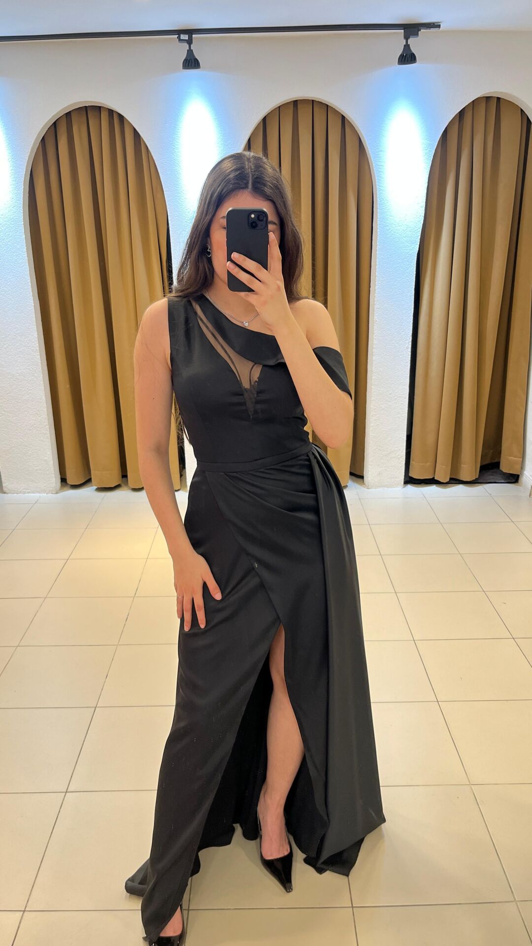 SİYAH YIRTMAÇLI ABİYE