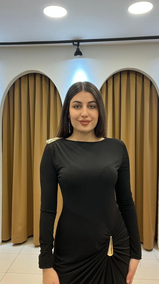 SİYAH UZUN KOLLU DRAPELİ ELBİSE