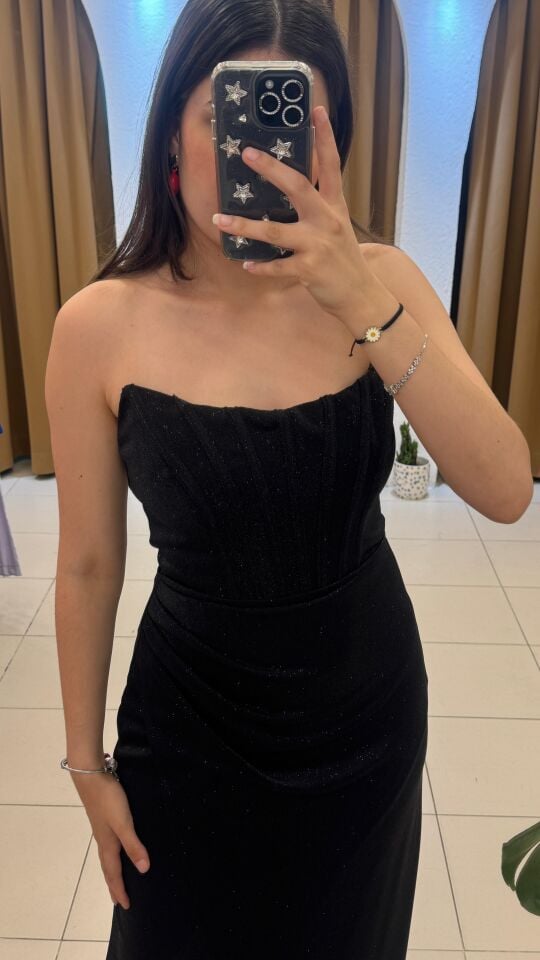 SİYAH STRAPLEZ LİKRALI YIRTMAÇLI ABİYE