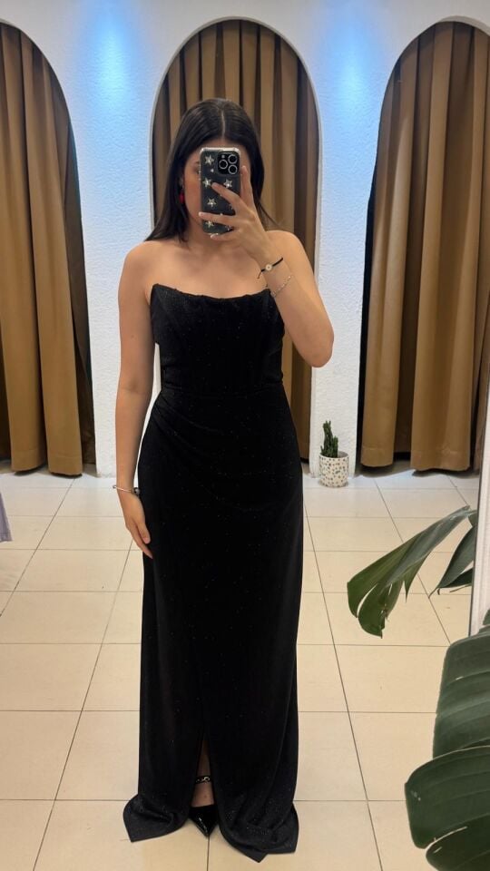 SİYAH STRAPLEZ LİKRALI YIRTMAÇLI ABİYE