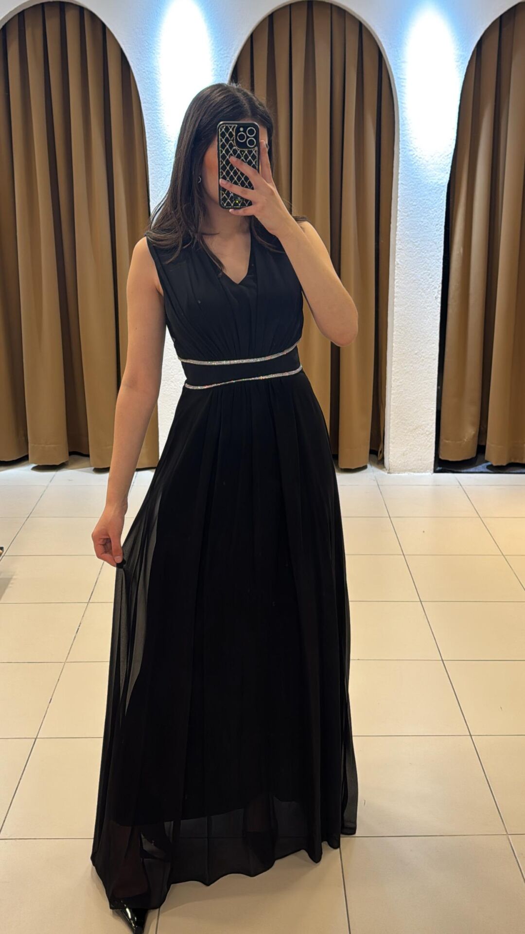 SİYAH KUŞAKLI UZUN ELBİSE