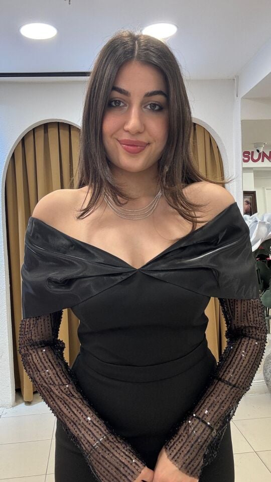 SİYAH MADONNA YAKA ABİYE ELBİSE