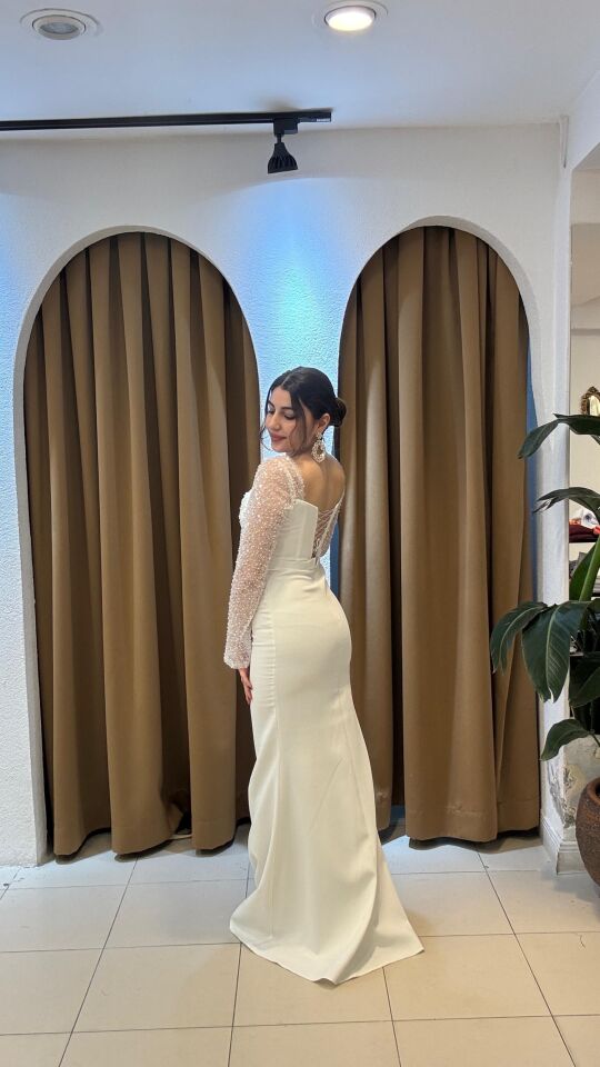 BEYAZ  TAŞ İŞLEMELİ UZUN ELBİSE