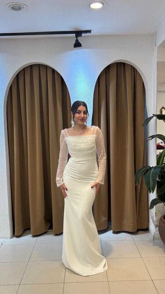 BEYAZ  TAŞ İŞLEMELİ UZUN ELBİSE