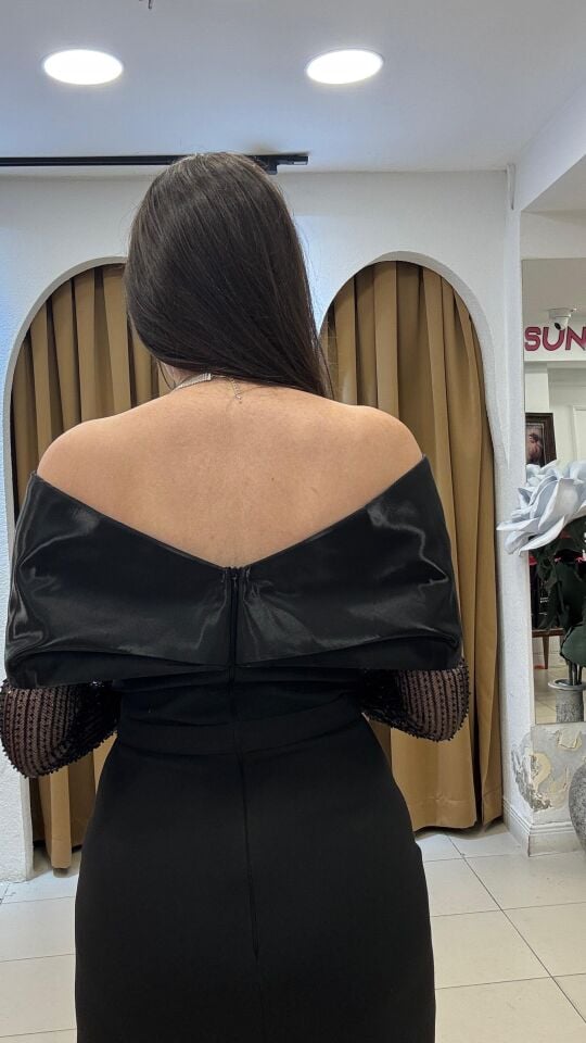 SİYAH MADONNA YAKA ABİYE ELBİSE