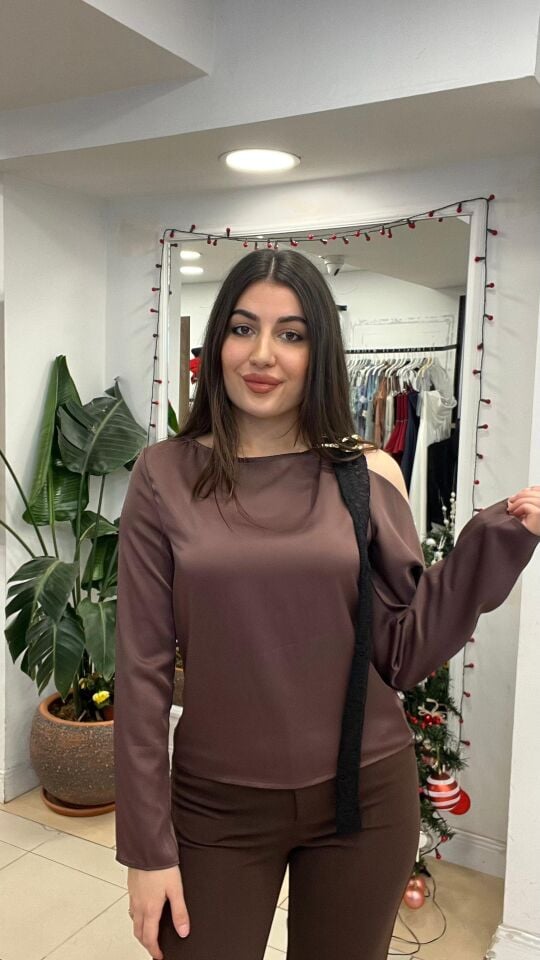 KAHVERENGİ SATEN BLUZ S