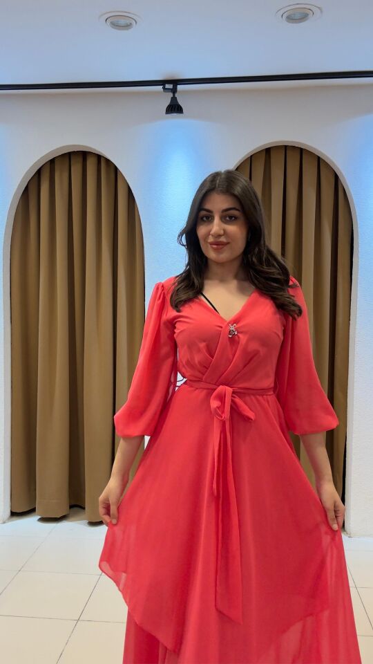 PEMBE ASİMETRİK KESİM ELBİSE
