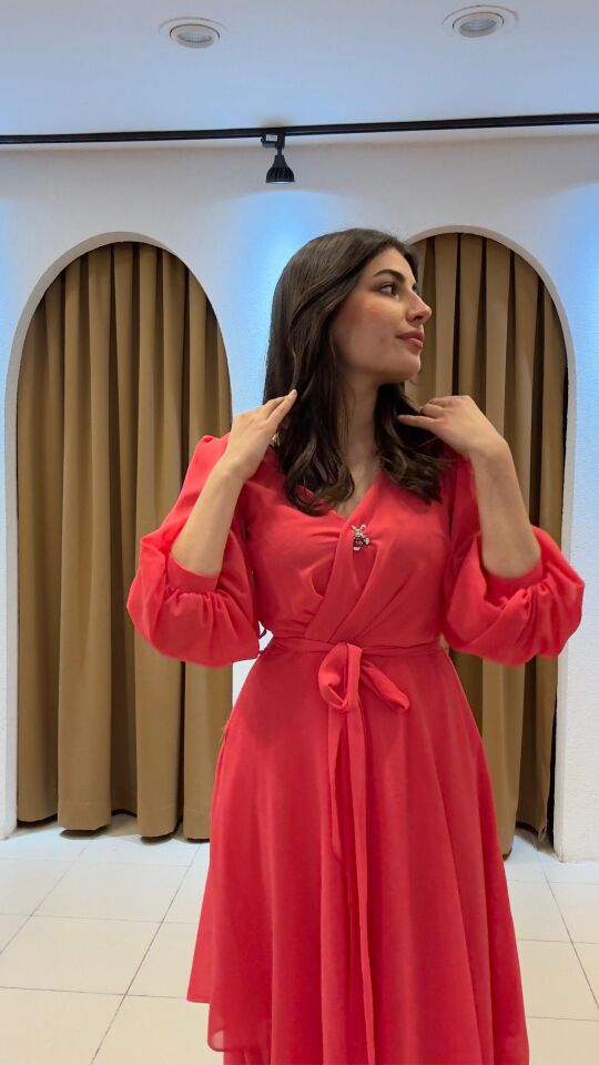PEMBE ASİMETRİK KESİM ELBİSE