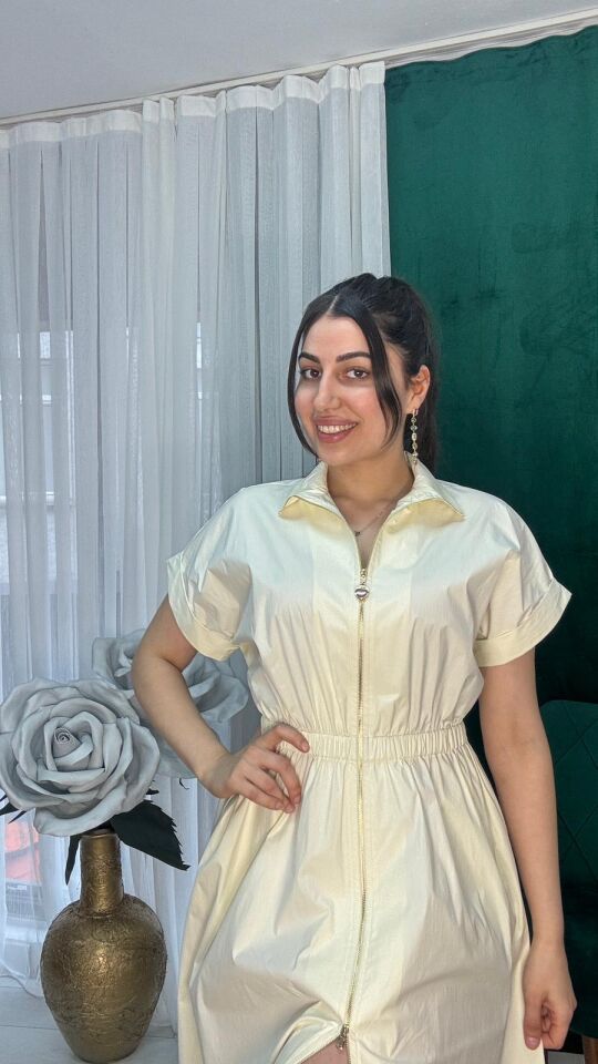 Limon sarısı önden fermuarlı kısa kollu beli lastikli günlük elbise
