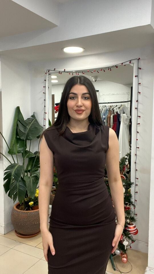 KAHVERENGİ MIDI BOY ASKILI GÜNLÜK ELBİSE S